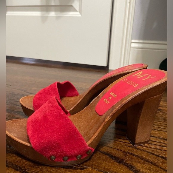 Red Clogs - Picture 4 of 5